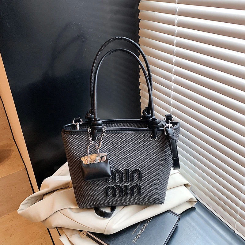

Chic Women's Shoulder Bag Leather Handbags By Famous Desinger Luxury Brand Popular Classic Elegant For Ladies Fashion