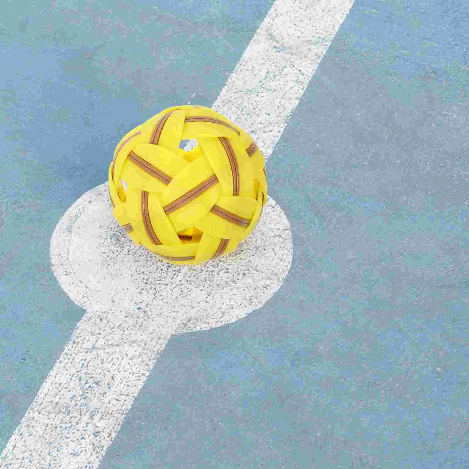 لعبة كرة القدم البلاستيكية المنسوجة للأطفال كرة القدم في الهواء الطلق لعبة كرة القدم القابلة لإعادة الاستخدام لعبة الكرة المنسوجة الملونة كرات كرة القدم ديكور