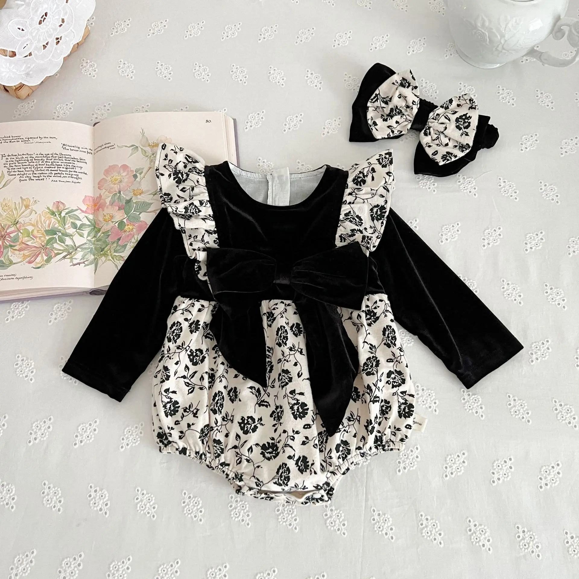 

2024 Spring Autumn Baby Girls Rompers Cotton Long Sleeve Broder Knotbow Infant Girls Jumpsuit Spliced Toddler Girls Outfits