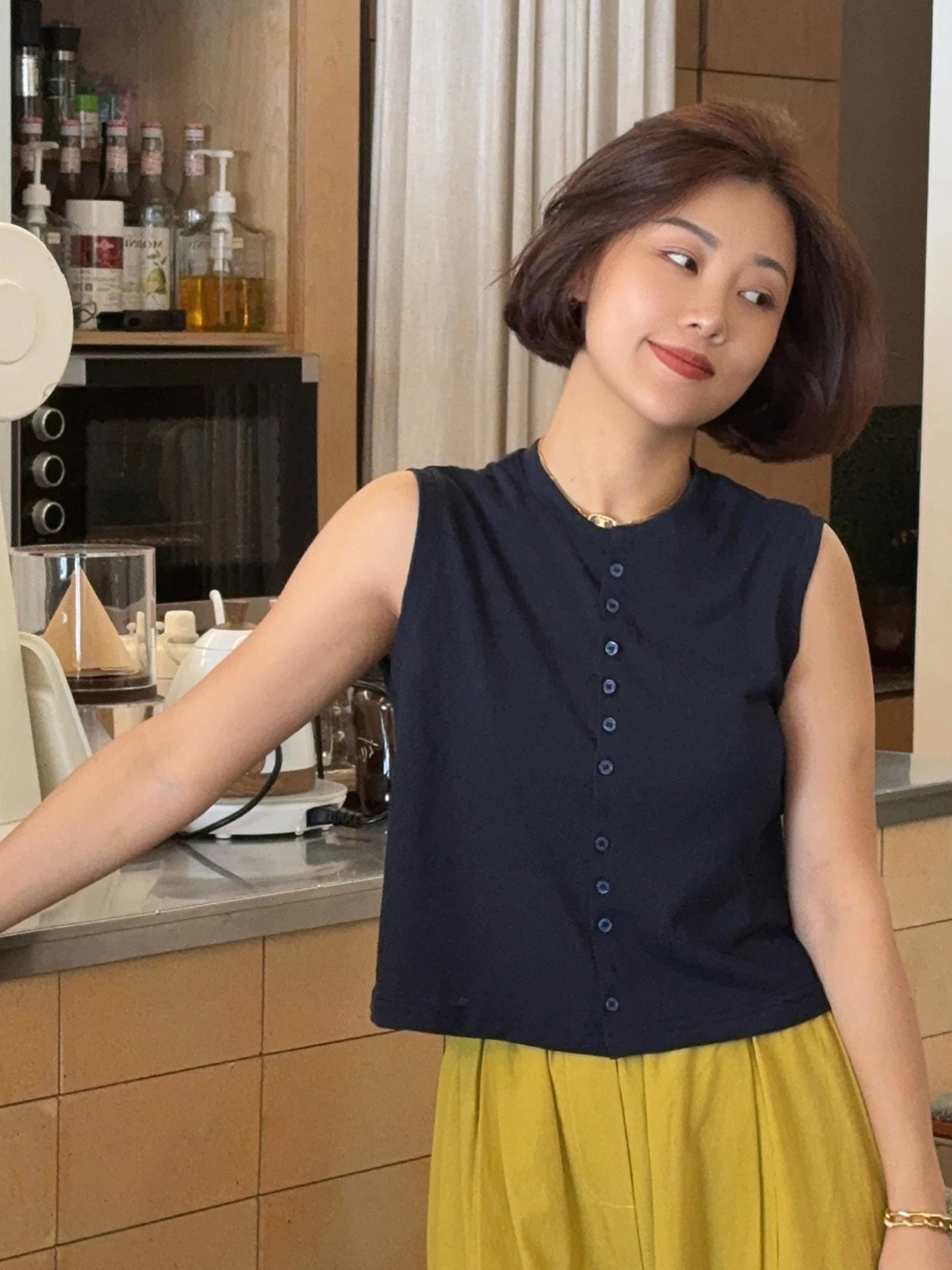 

Женский летний вязаный кардиган Ele с одной пуговицей, круглым вырезом, облегающий, легкий, дизайнерский, эффектный топ-жилет