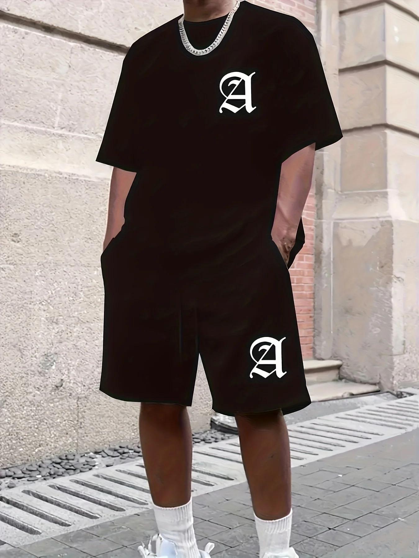 

The 2025 Summer New 3D letter print men's set is a retro and fashionable street trend for summer outdoor sports