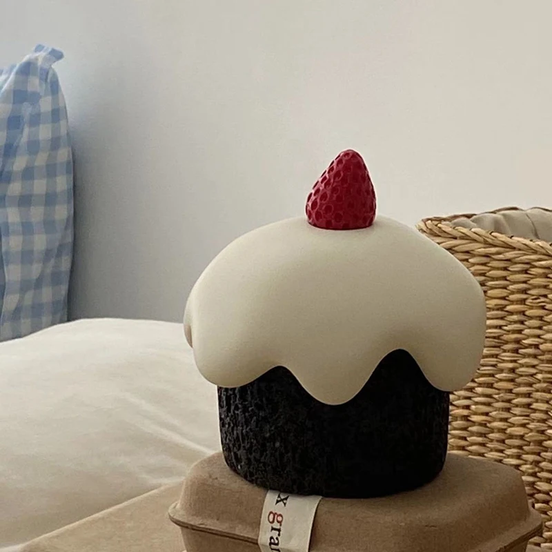 

Strawberry Figurine Creative Storage Ornament Miniature Modern Table Accessories Figurines Valentine Small Organizer Miniature