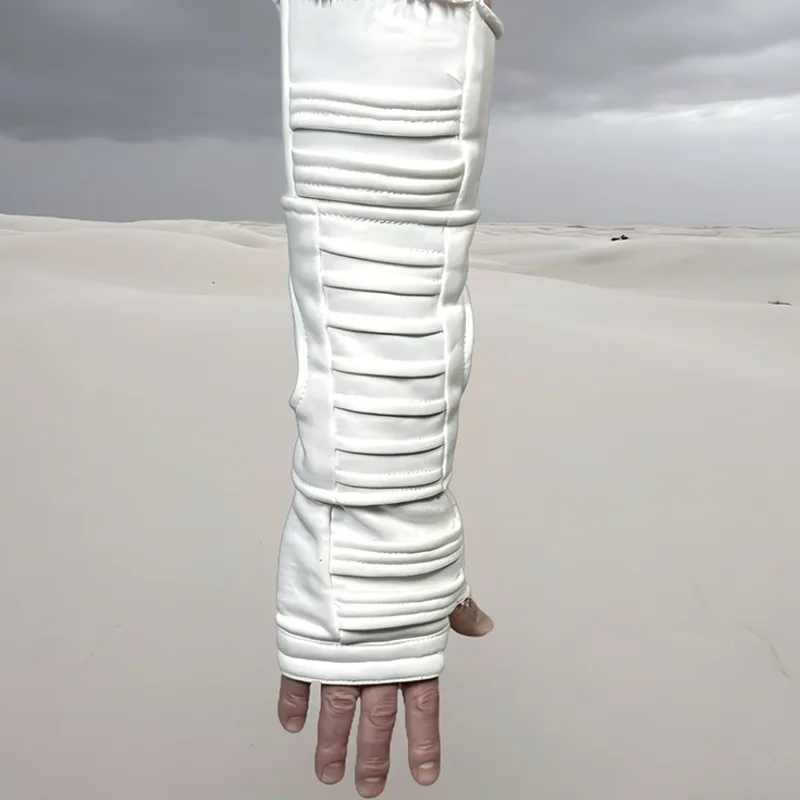 HKSH Waste Land Men Cotton Dark Craft Asymmetric Chic 3D Pocket Hollow Out Half Finger Sleeves Future Ins Gloves Techwear HK5877