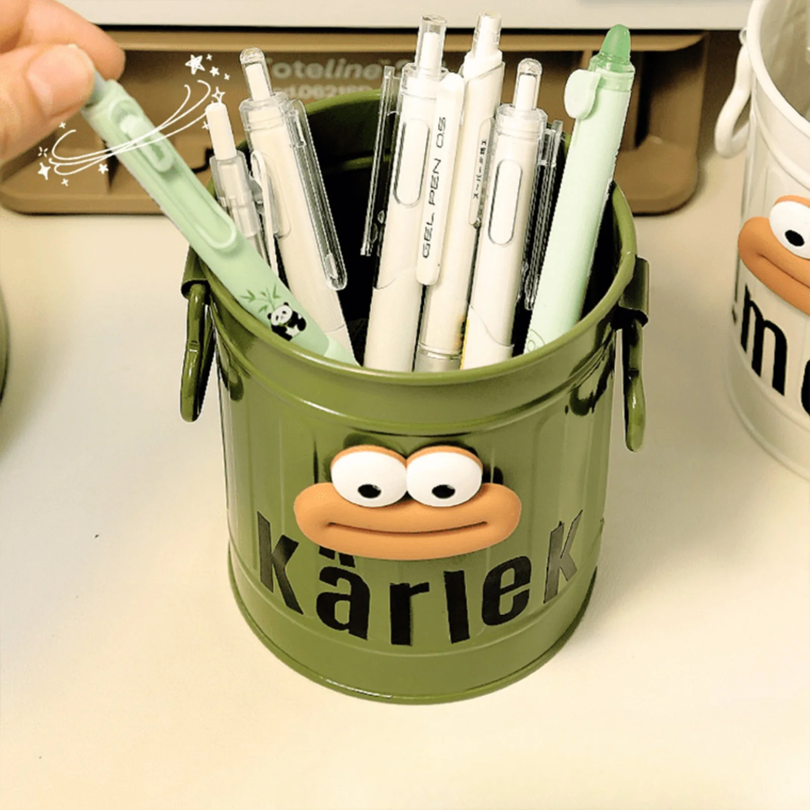 

Cartoon Pen Holder Simple Cosmetic Brush Stationery Storage Holder For Home Office Desk Storage Bucket with Random Stickers