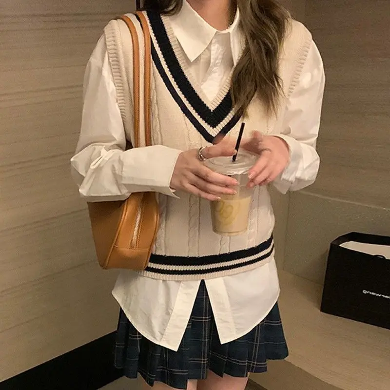 Sweater Vest Women V-neck Cropped Korean Fashion Knitwear All-match Жилетка Женская Girlish Preppy Japanese Panelled Sweet Chic