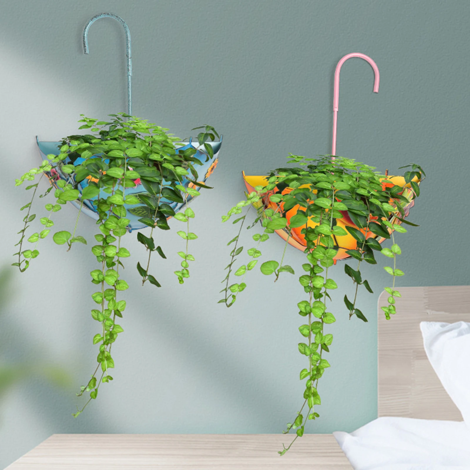 

Hanging Flower Pot Rustic Iron Umbrella Shaped Flower Pot Porch Farmhouse Metal Hanging Planter for Flowers Indoor Outdoor Use