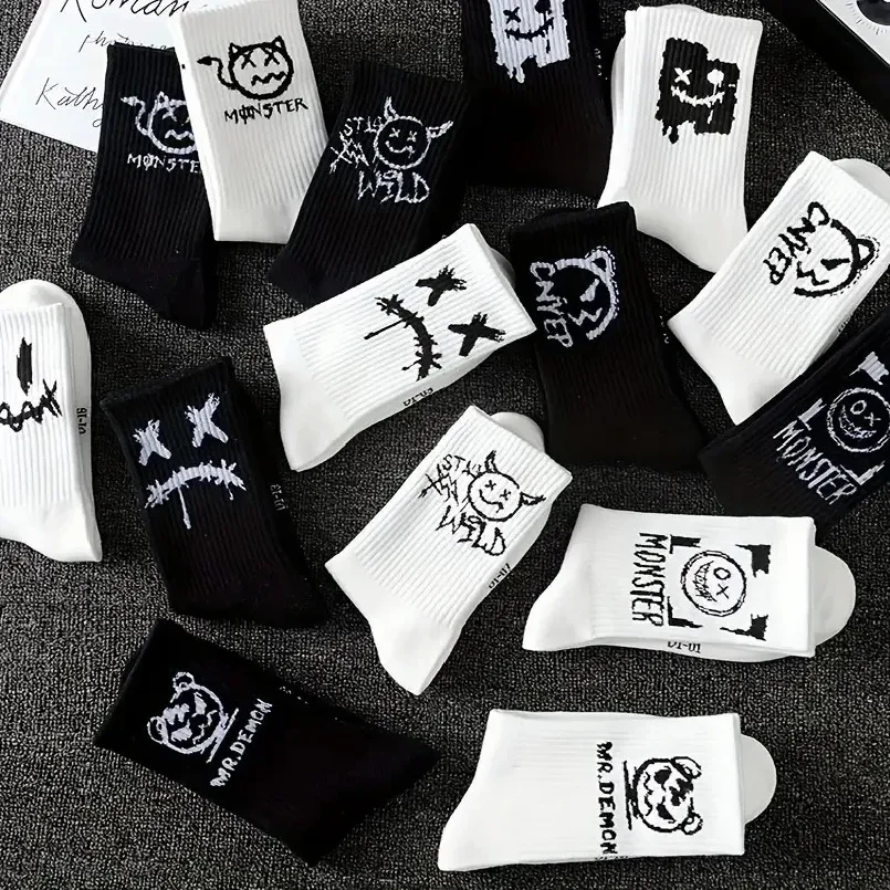 5/10 Pairs Men Women Graffiti Printed socks Street Style Soft Comfortable Sweat Absorbing Breathable Couple Sports Leisure Socks - view 4