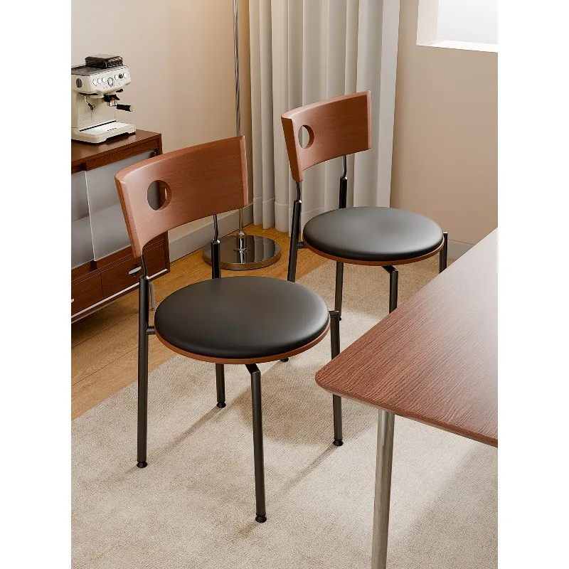 เก้าอี้ทานอาหารสไตล์เรโทร เก้าอี้พนักพิงไม้เนื้อแข็งสแตนเลส เก้าอี้พักผ่อนแบบซ้อนได้สำหรับอพาร์ทเมนต์ขนาดเล็ก