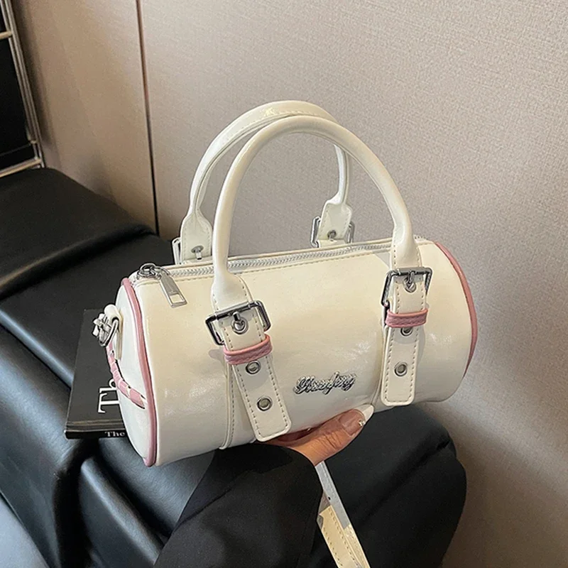 

Шикарная женская сумка с металлическими буквами, корейская текстура, простая сумка на одно плечо из искусственной кожи, новые летние универсальные сумки через плечо для пригородных поездок