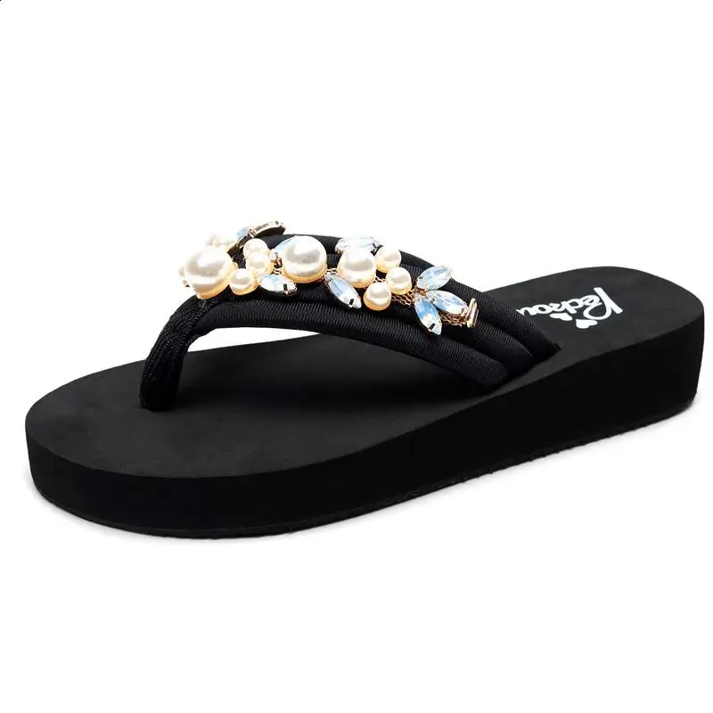 Pantofole donna estate di grandi dimensioni su una piattaforma di perline con zeppa infradito in gomma Med Slides scarpe femminili Hawaiian 2024