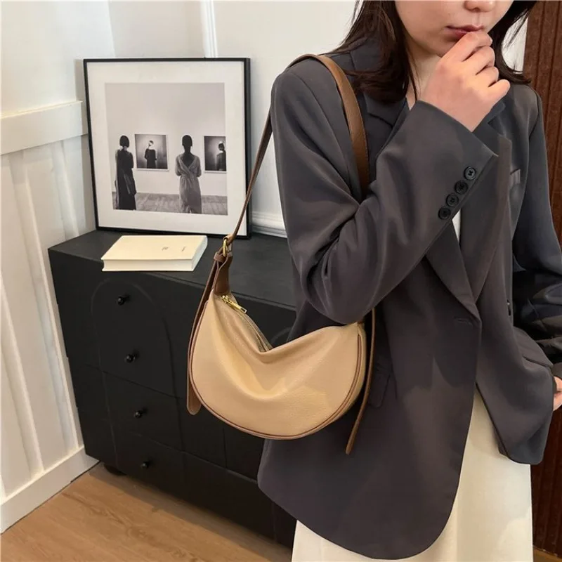 

Классическая сумка для подгузников Commuter: женская роскошная кожаная сумка-тоут, винтажная сумка через плечо, минималистичная дизайнерская модель, большая вместимость, стильная.