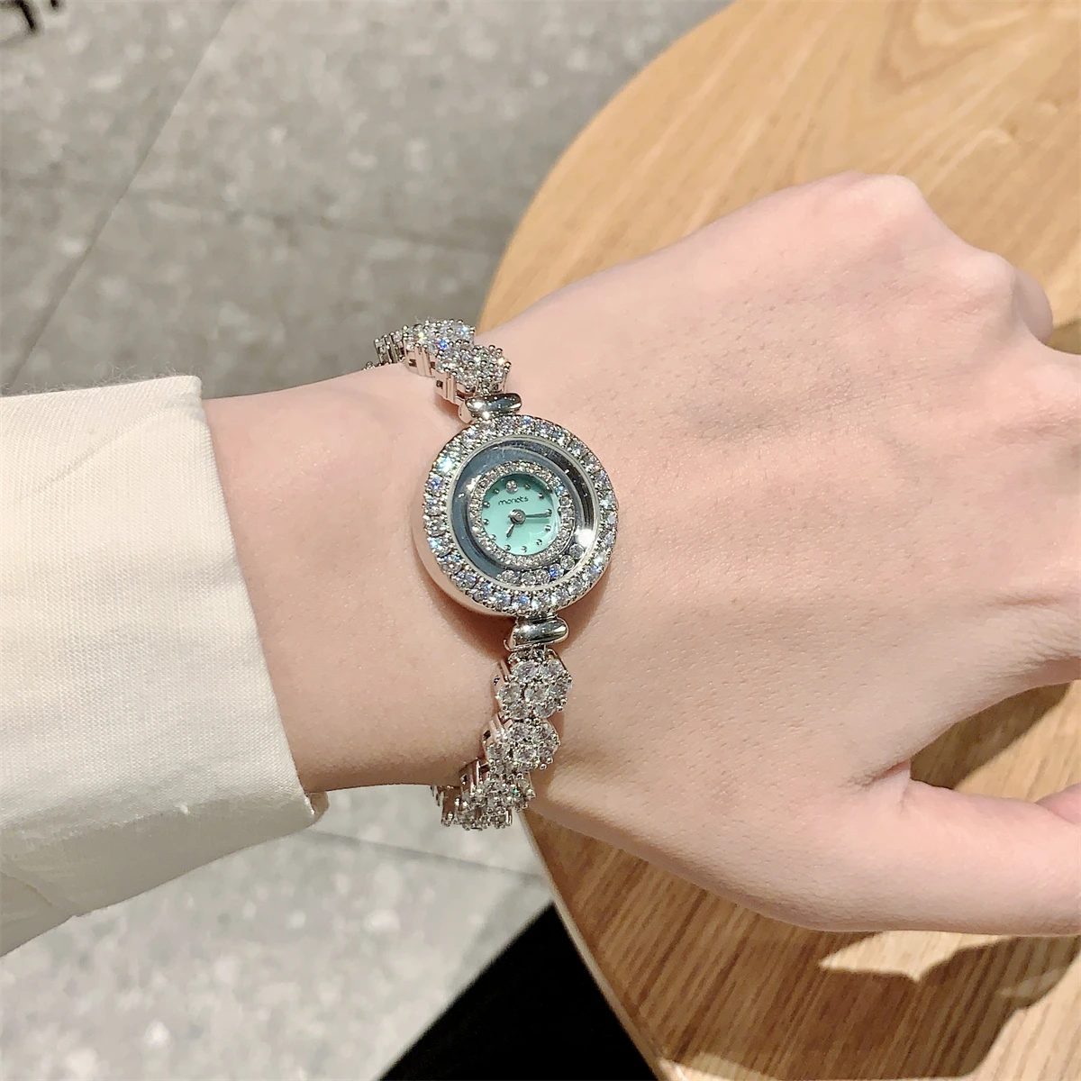 Luxury Jewelry Lady Women\'s Watch Fine Fashion Hours Crystal Bracelet Rhinestone Gold Plated Girl Gift Royal Crown Box