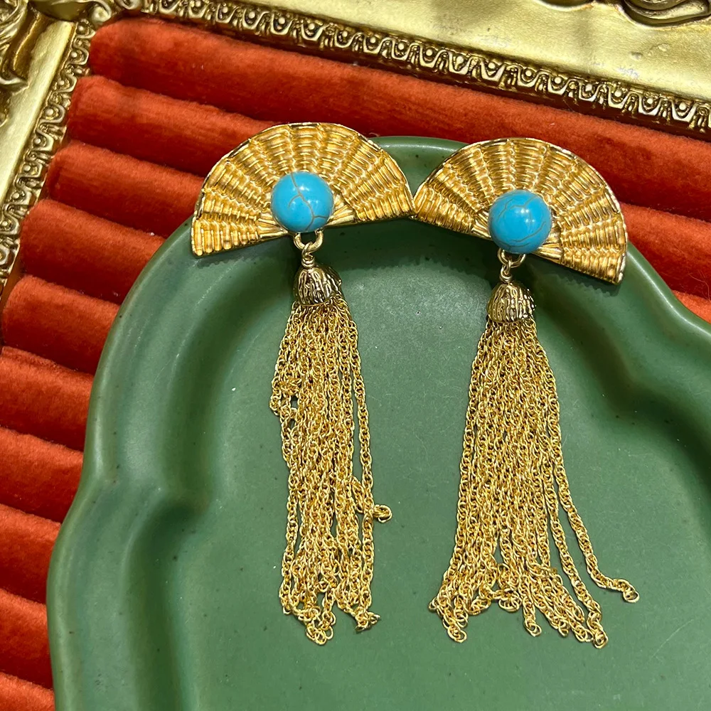 retro-em-forma-de-leque-ouro-liso-exagerado-vintage-calcedonia-franjas-ombro-varrendo-transfronteirico-venda-quente-premium-grosso-medi