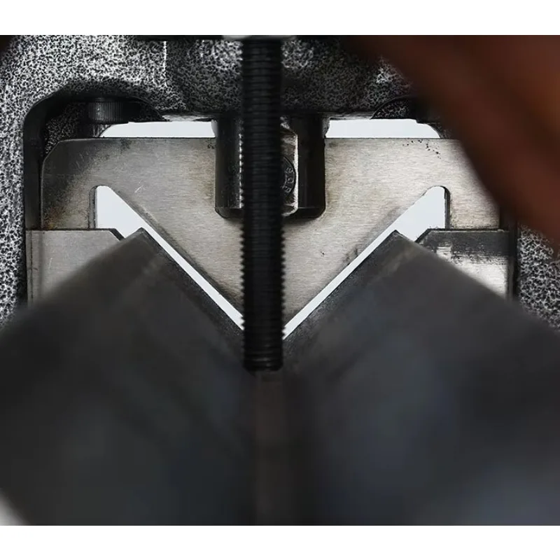 

Гидравлический электрический станок для резки уголкового проката 60x60 мм