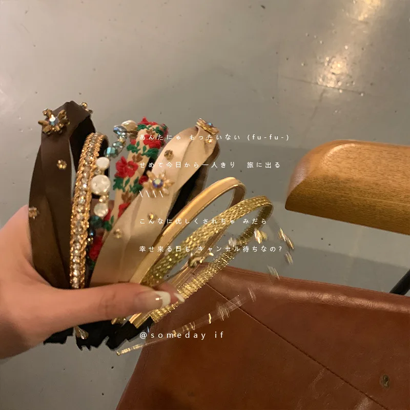 

1pc Rich Girl Vintage Headband Unique Autumn Winter Versatile Hair Hoop for Women Daily Wear Face Slimming Youthful Elegant