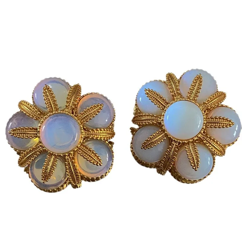 بروش زجاجي بنمط بروتين راقِ أصلي قديم ، عتيق ، راقِ ، زهرة ريترو