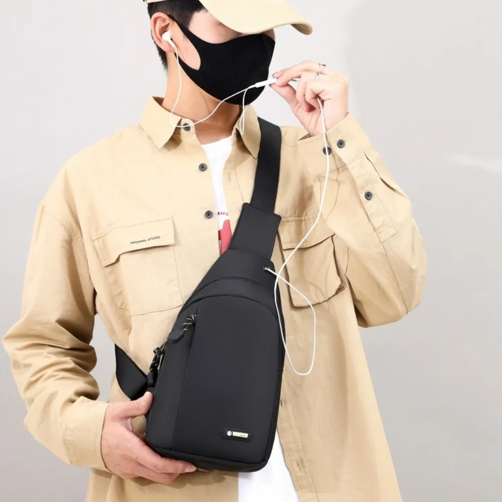 

Waterproof Men Crossbody Bag Large Capacity with Headphone Jack Running Phone Bag Oxford Cloth Phone Pouch Chest Pack