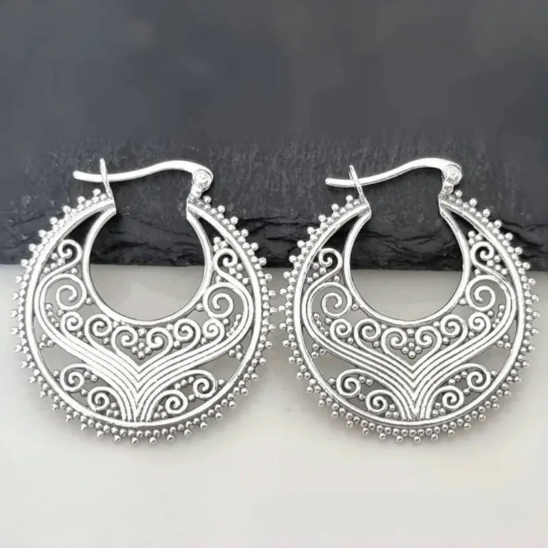 Ethnic Vintage Hand Carved Silvery Plated Circle Hoop Earrings Women Daily Vocation Fashion Earrings Bohemian Style Jewelry