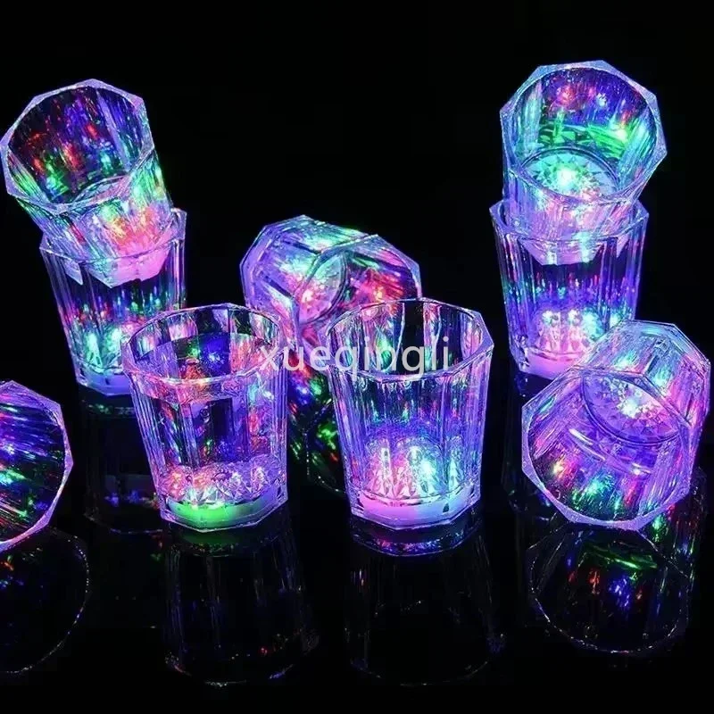 Mini LED intermitente de plástico para bebidas, taza de Whisky con luz intermitente de Color para Bar y Club, 1 unidad