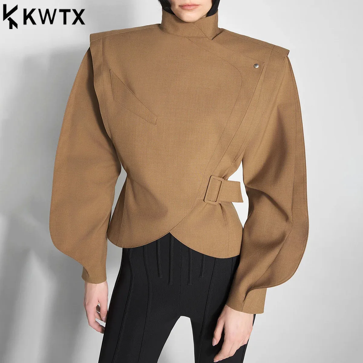 

KWTX женские однотонные темпераментные куртки с поясом для женщин, туника со стойкой и заниженными плечами, куртка-туника с длинными рукавами, женская новинка