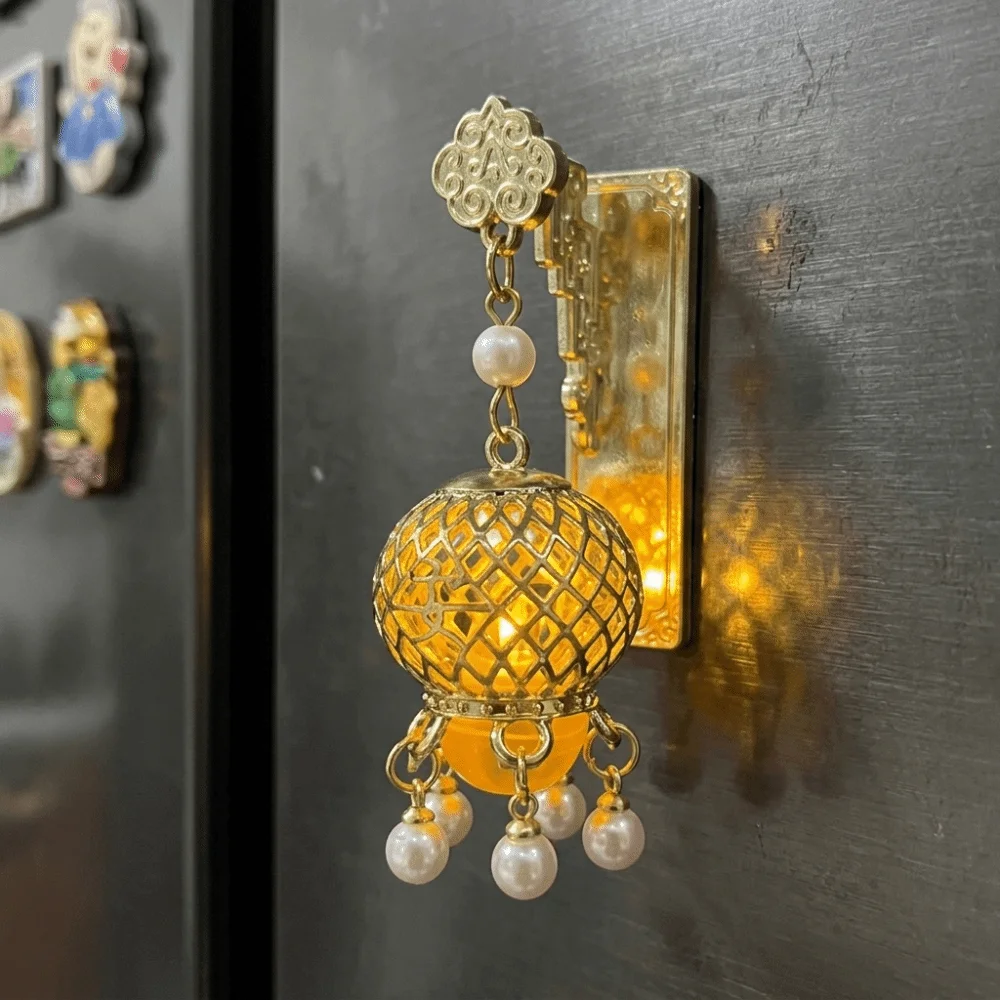 3D Glowing Lantern Fridge Magnet Retro Openwork Design Hanging Lantern Refrigerator Magnet with Faux Pearls LED Light