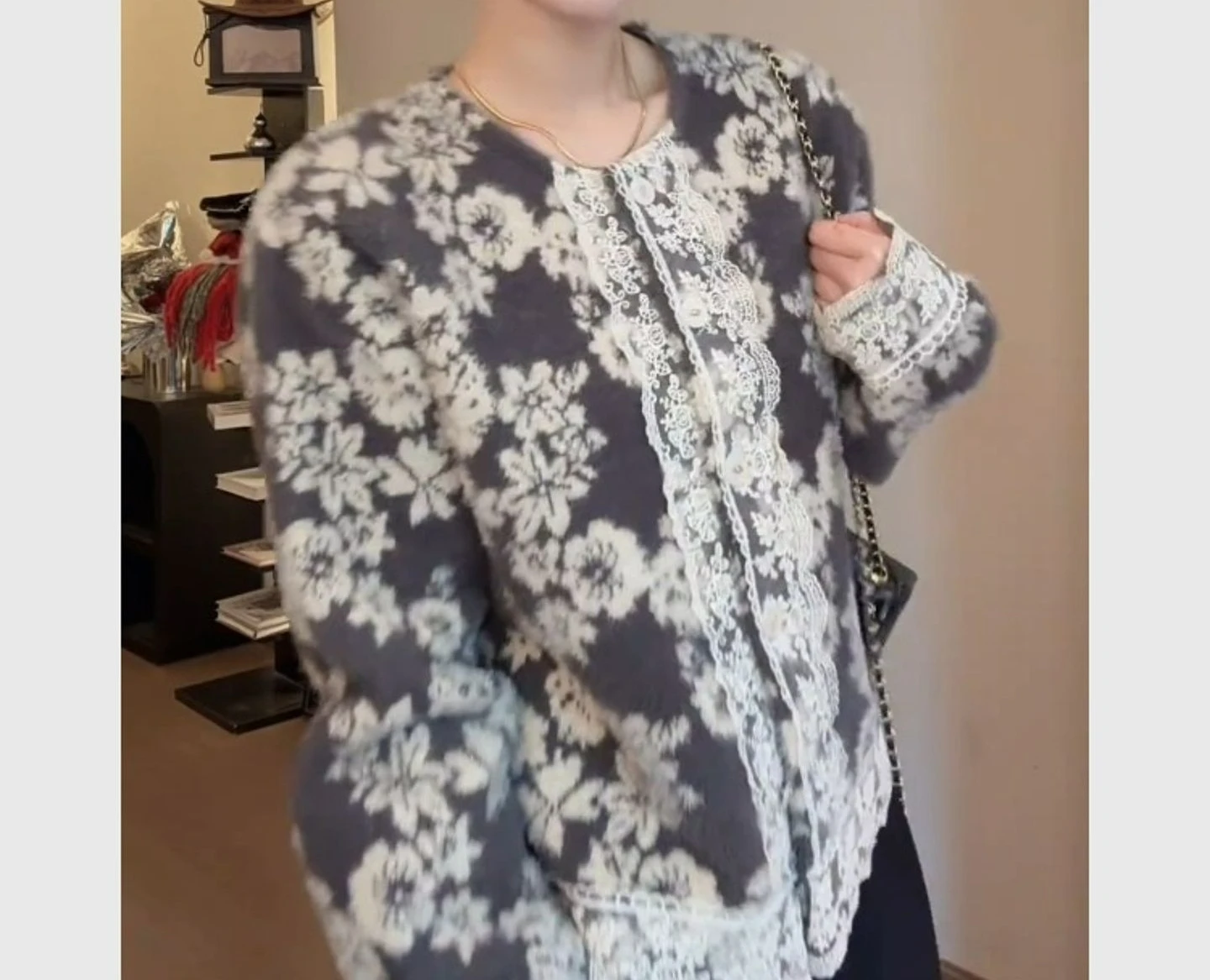 Retro Patchwork Lace Short Jacket 2025 Autumn and Winter New Fashionable Thick Top