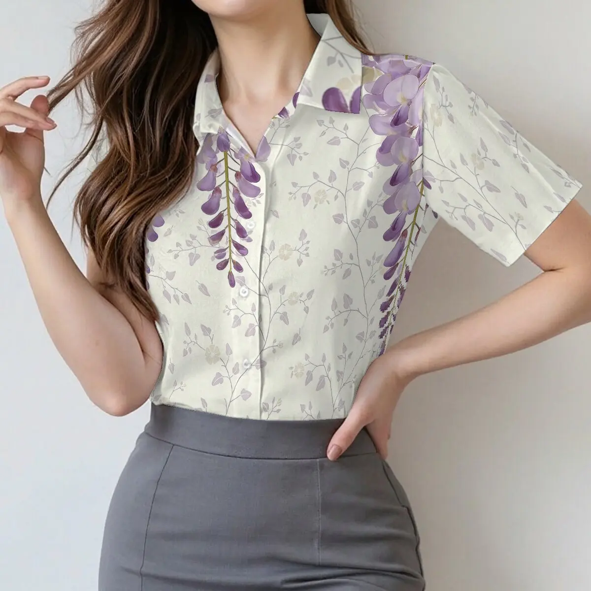 

Женская рубашка с короткими рукавами и цветочным принтом в минималистском и индивидуальном стиле, летняя модная повседневная универсальная рубашка с отложным воротником.