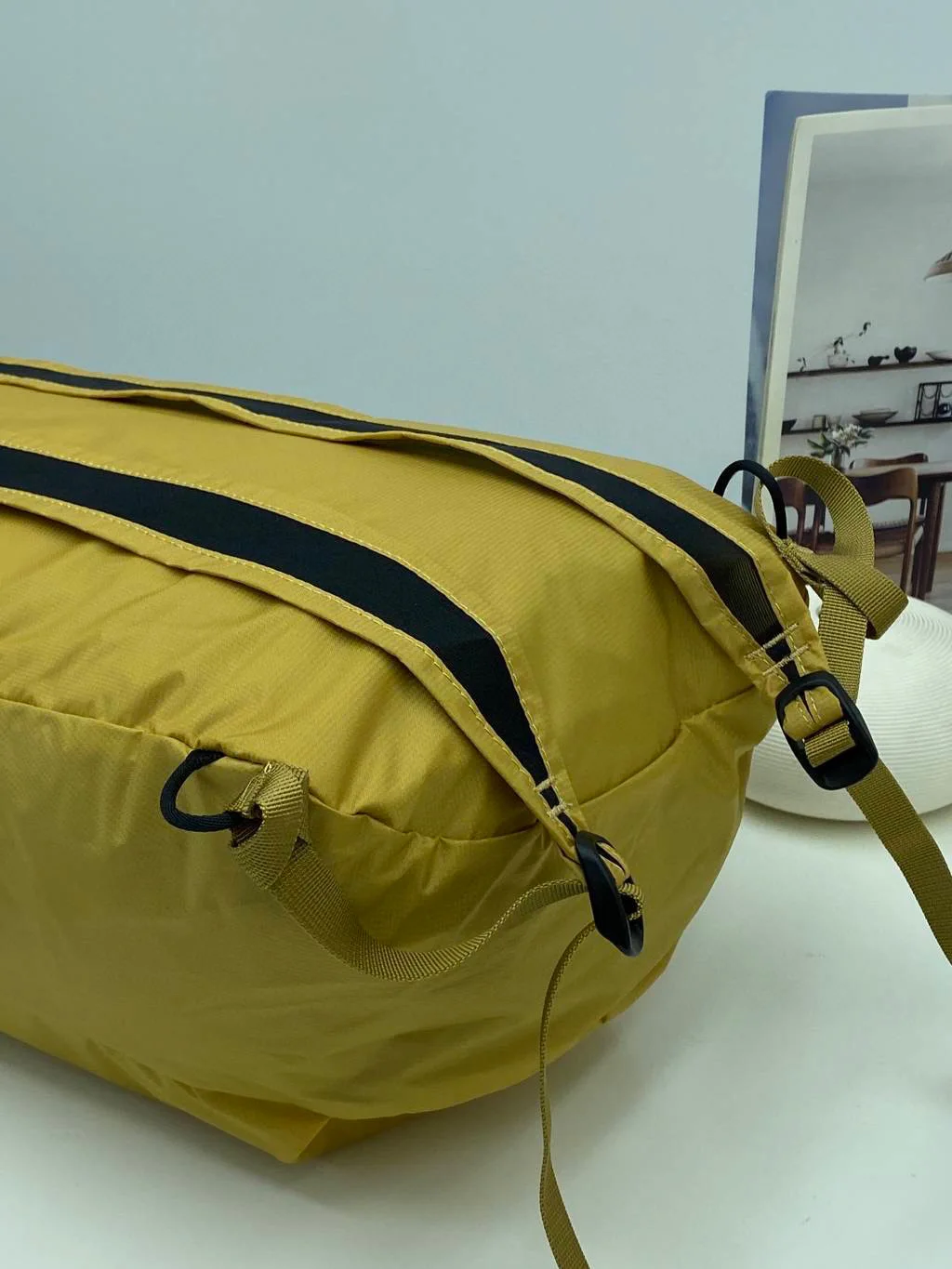 HELLAD-Sac à Dos Étanche avec Logo Brodé de Haute Qualité, Idéal pour le Camping, la Randonnée, le Trekking en Plein Air, le dehors et les Voyages, 15l