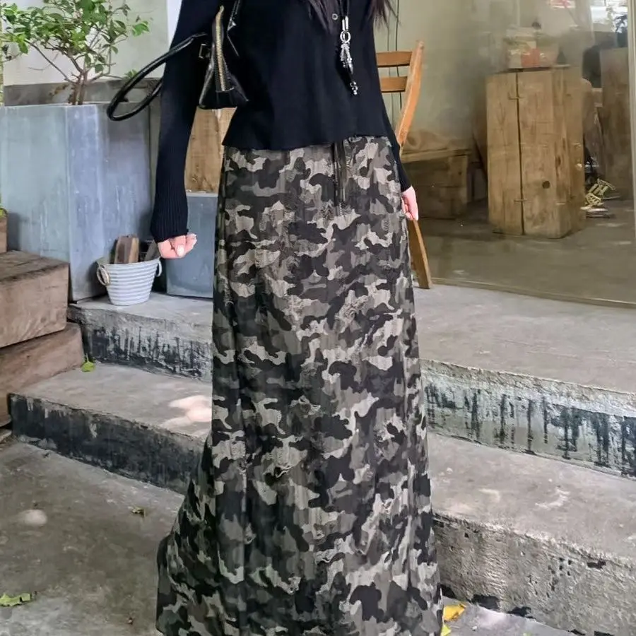 

Ретро-камуфляжная юбка с эффектом потертости для женщин, с завышенной талией, утягивающая, средней длины, прямого кроя, с разрезом, осенне-зимняя новинка