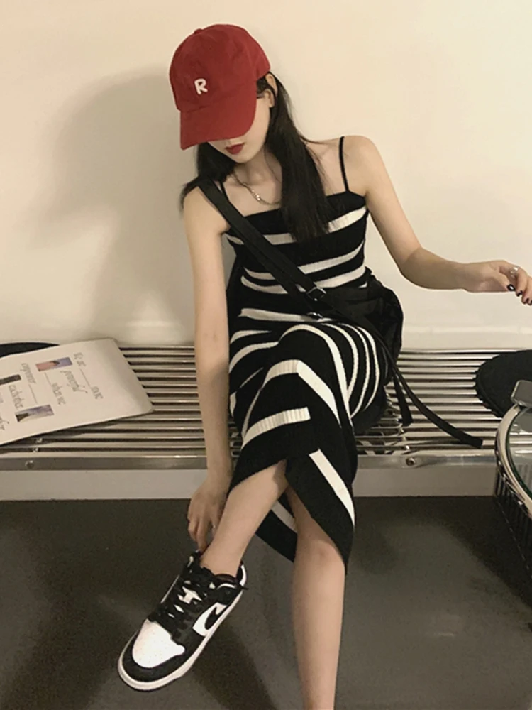 

Полосатые платья на тонких бретельках, женские Ins Ulzzang, сексуальные девушки, универсальные модные уличные платья до середины икры, вязаная одежда в корейском стиле