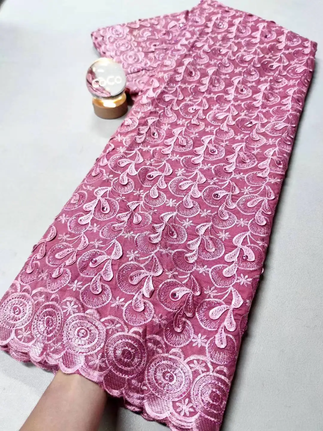 

2025 Высококачественная африканская нигерийская хлопковая кружевная ткань с блестками и вышивкой, тюль, 5 ярдов для свадебного платья, шифон XL103