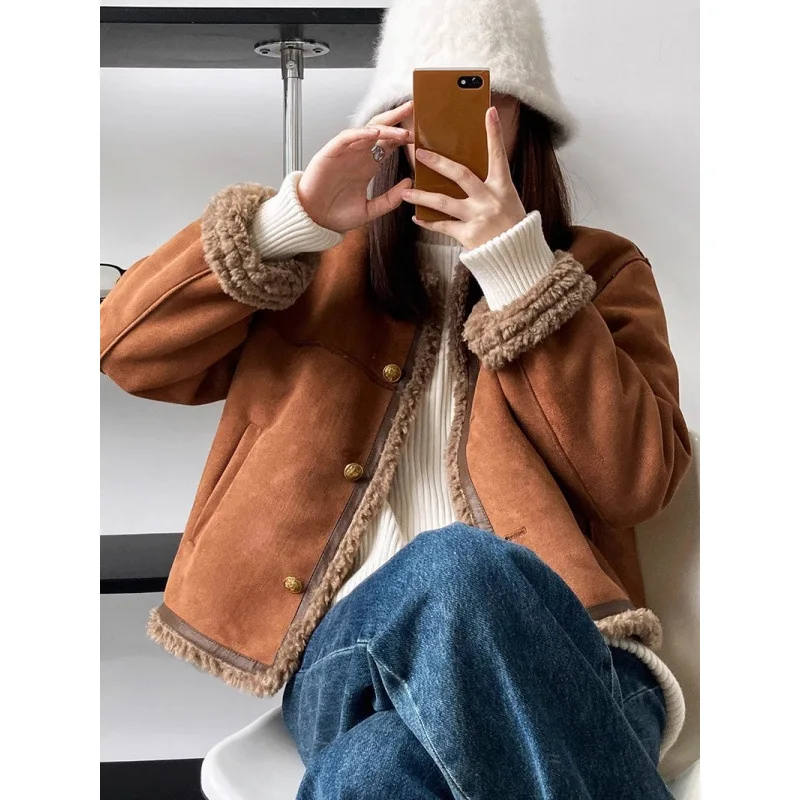 

Short Brown Faux Fur Coats Loose Golden Button O-neck Plush Coat Luxury Warm Thick Faux Lamb Furry Jacket Fluffy Leather and Fur