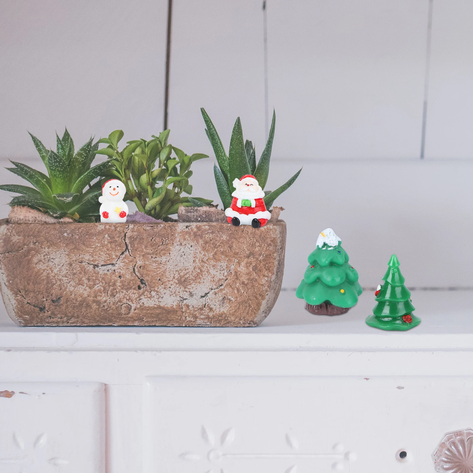 

23Pcs Resin Plant Decor Christmas Mini Ornament Set with Snowman Train Design for Mini Garden Indoor Micro Landscape Decoration