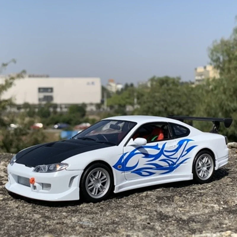 1/24 Nissan Silvia S15 Refit Wide Body Car Model Diecasts Metal Toy Performance Sports Car Model Simulation Kids Gift Collection