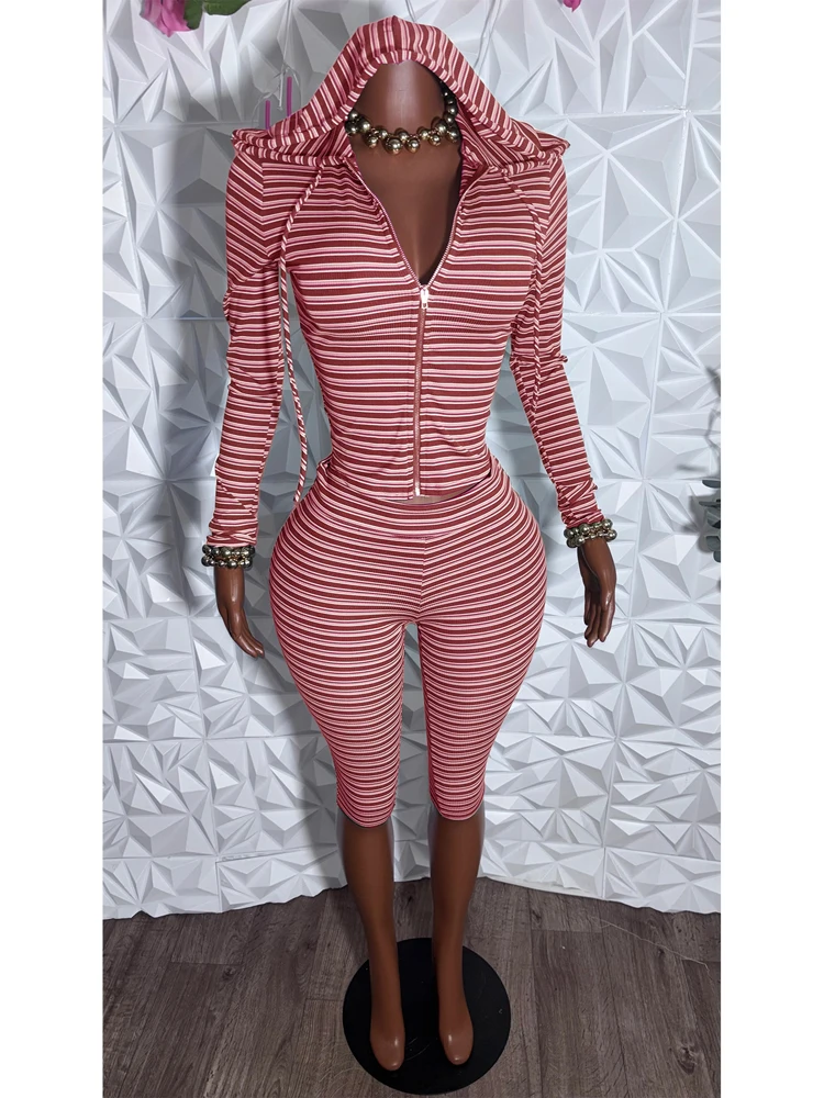 JENYAGE Gestreiftes Zweiteiler-Set für Damen, dehnbarer gerippter Hoodie mit Reißverschluss vorne, bauchfreies Top, hochtaillierte Biker-Shorts, figurbetonte Loungewear – Detail 11