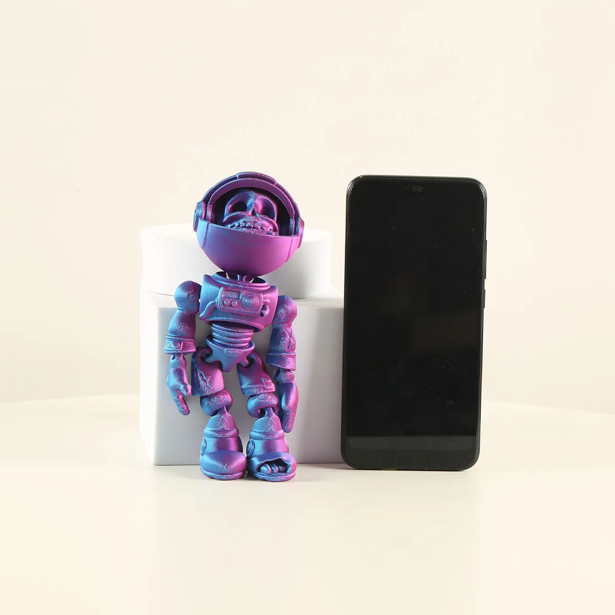 1pc3D printed skeleton astronaut, available in blue, purple, and green, with a switchable face mask, a futuristic home decor toy