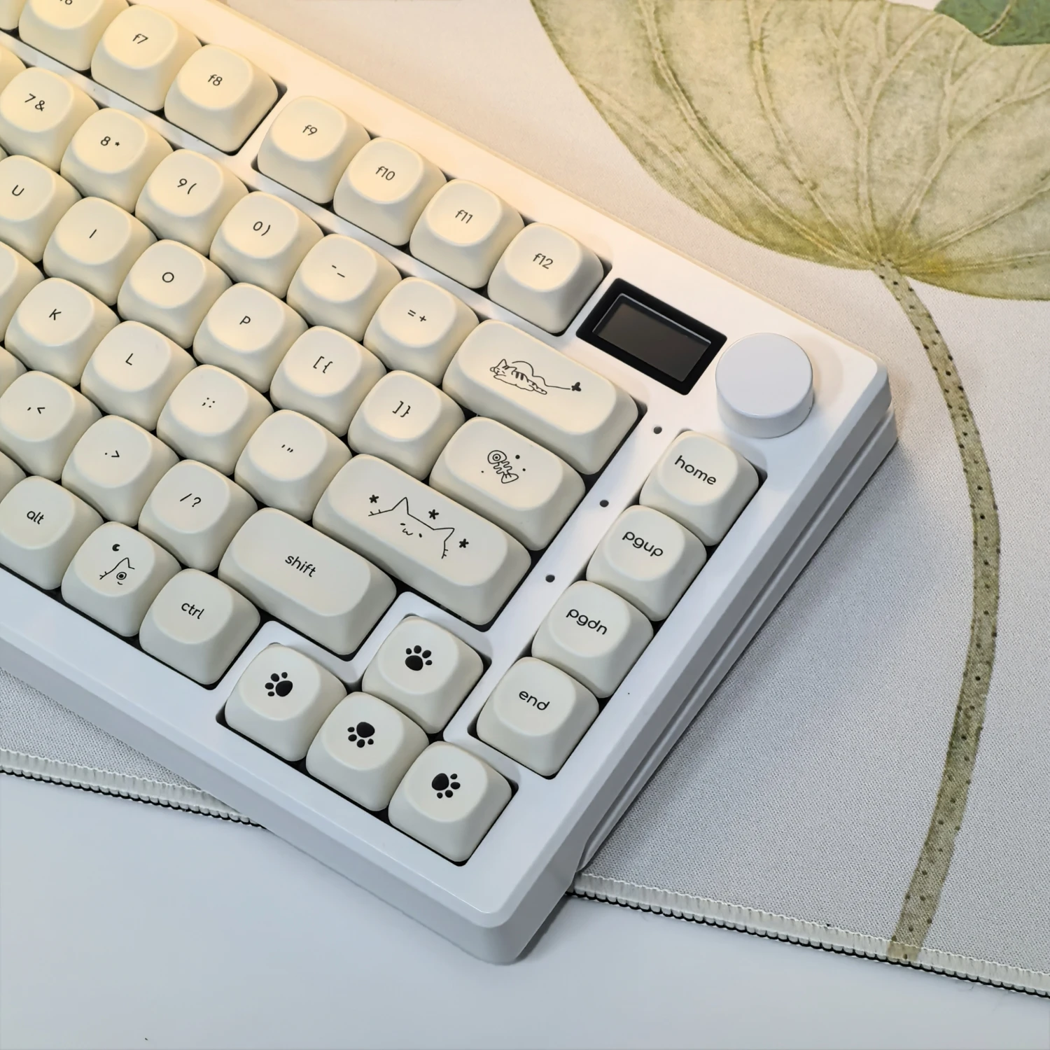 

Milky White Cat Cute Keycap Set PBT Sublimation MOA Round Key Caps 124 Keys Kitten Simple Mechanical Keyboard Keycaps for Girls
