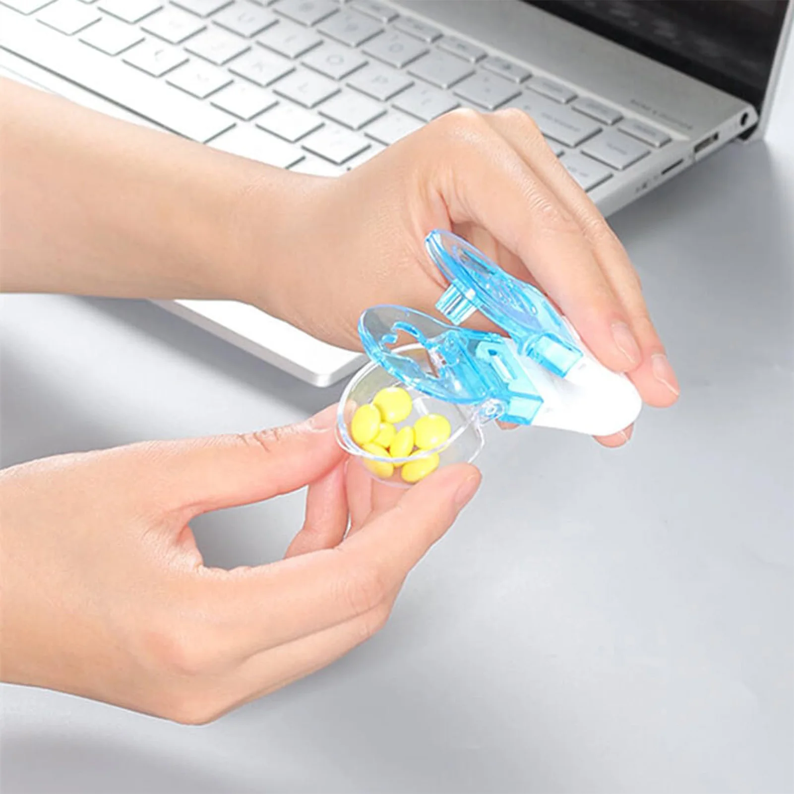 Mini pastillero portátil, dispensador de píldoras, caja de almacenamiento de conveniencia, diseño de pastillero para el hogar, caja organizadora de medicamentos de viaje