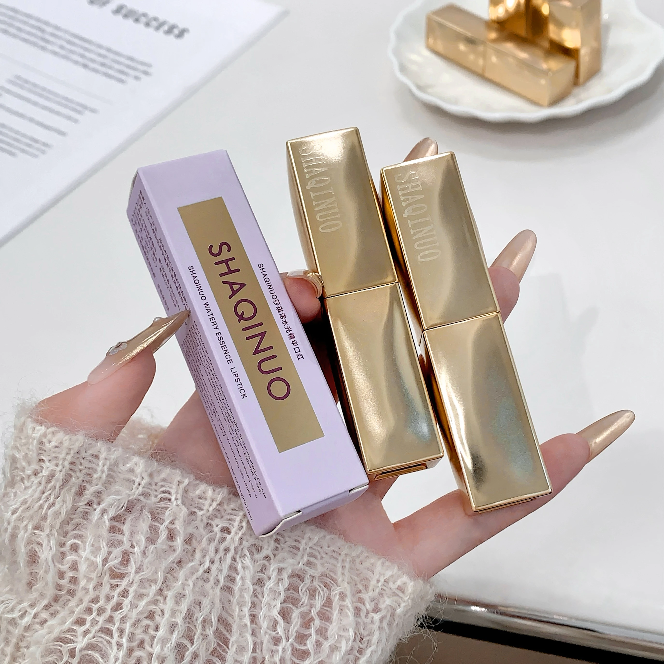 SHAQINUO Solid Lip Gloss Silky Glossy Luxurious Gold Color Lipstick Moisturizing Watery Long-lasting Non-Stick Cup Lip Balm