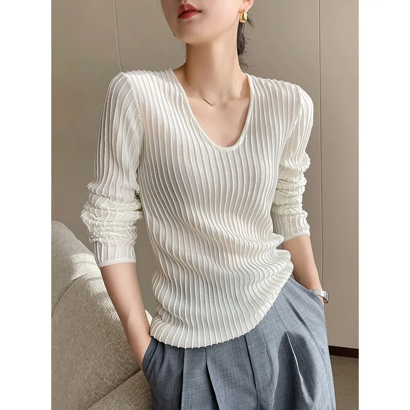 

Fashionable White V-neck Vertical Long-sleeved Sweater for Women's Simple Temperament and Fashionable Inner Top