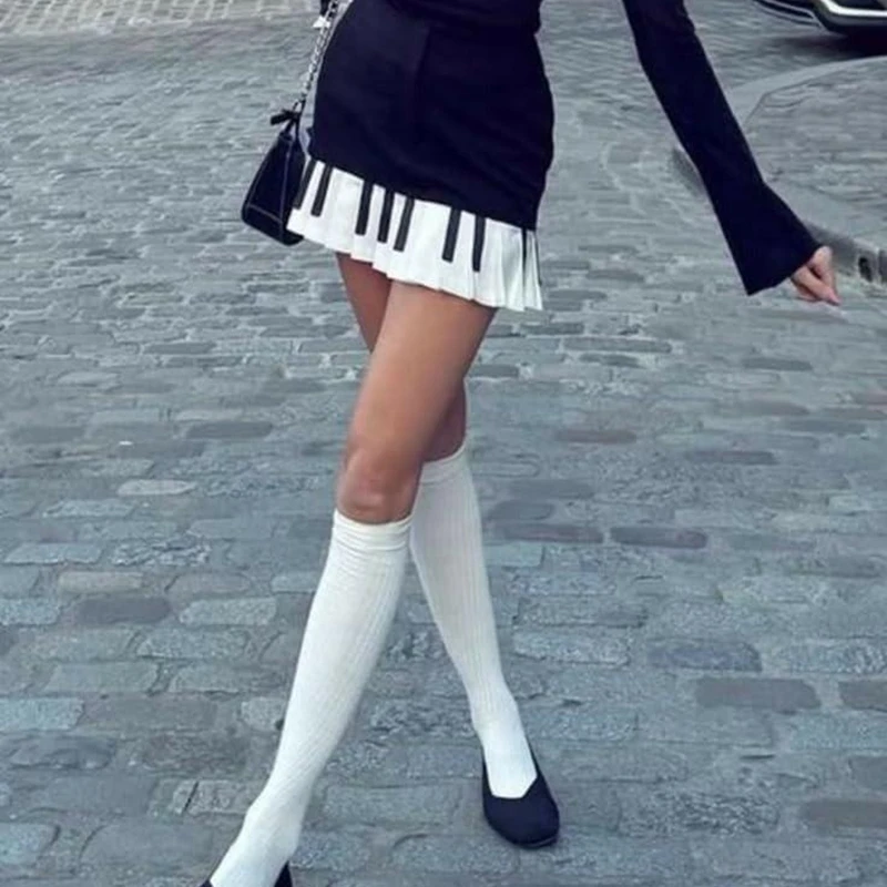 

Combhasaki Women Piano Key Pattern Contrast Color Short Mini A-line Pleated Skirt Cute Fun Fashion Skirt For Daily Casual Wear