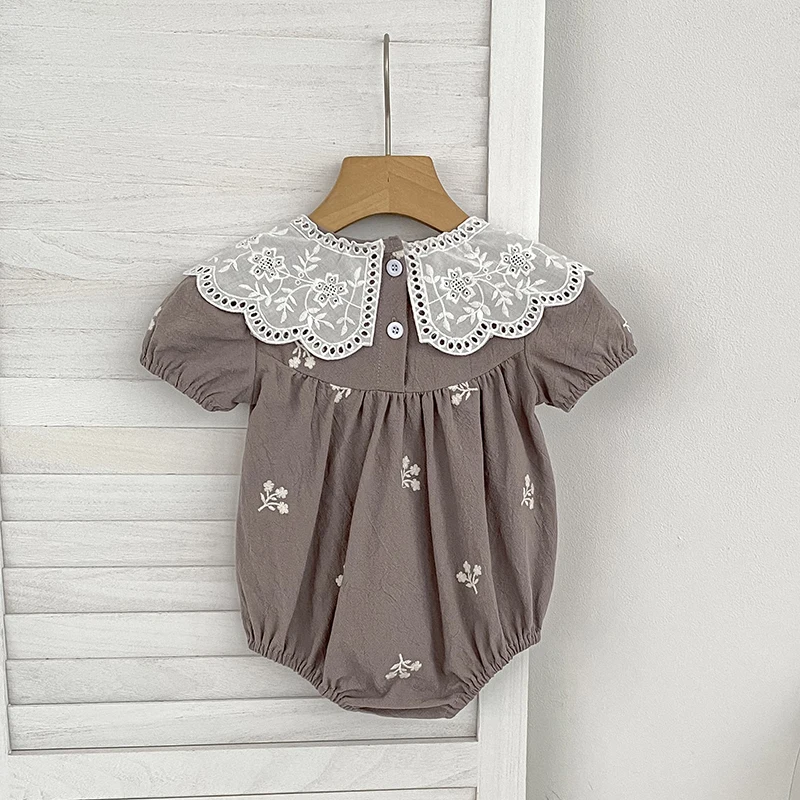 ملابس الطفل الصيف ملابس لحديثي الولادة الأزهار رومبير الفتيات المطرزة حللا من القطن قصيرة الأكمام Sunsuits 0-2Y ثوب فضفاض للأطفال الرضع