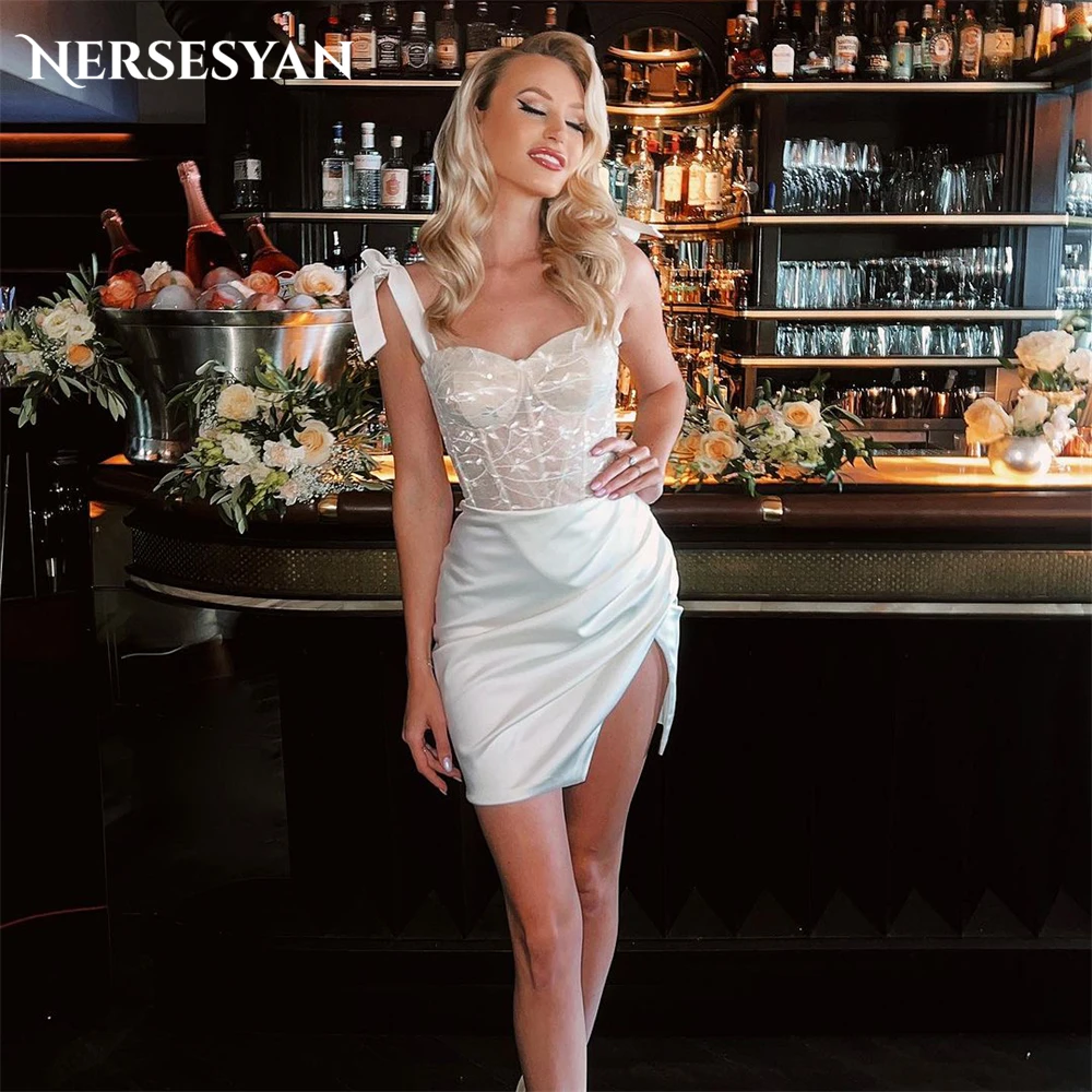 Nersesyan Sexy Lace Mini Wedding Dresses Bow Straps Side Slit Sweetheart Sleeveless Bridal Gowns Backless Appliques Bride Dress