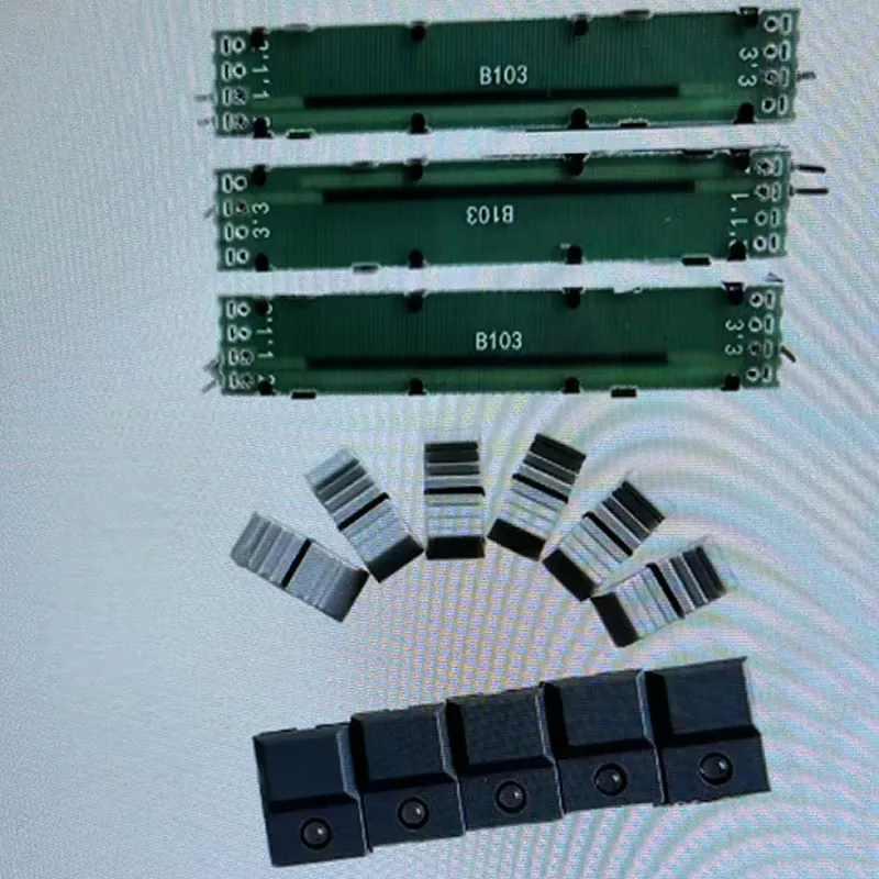 

Только фейдеры и накладки для дисков Titan 10.1 (аксессуары)