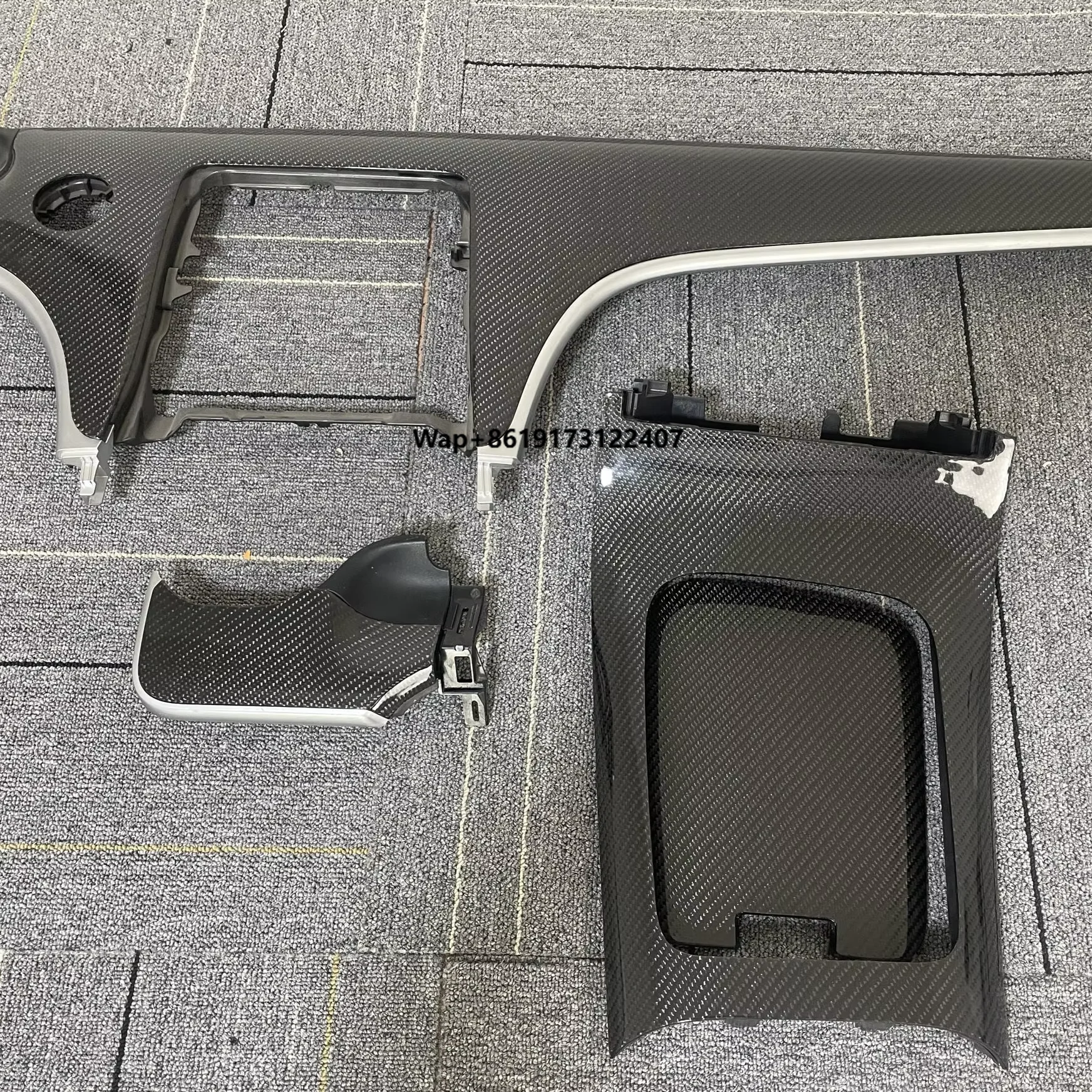Interior Center Control Panel Made of Real Carbon Fiber for  GLC and C-Class C200 C260L (OLIVER)
