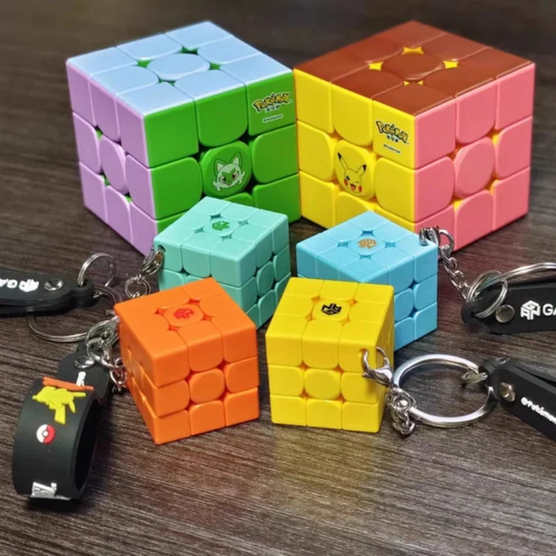 

Горячее в наличии, новый оригинальный Pokemon Co, фирменный магнетизм, волшебный куб, развивающие коллекционные игрушки, брелок, праздничные подарки для детей