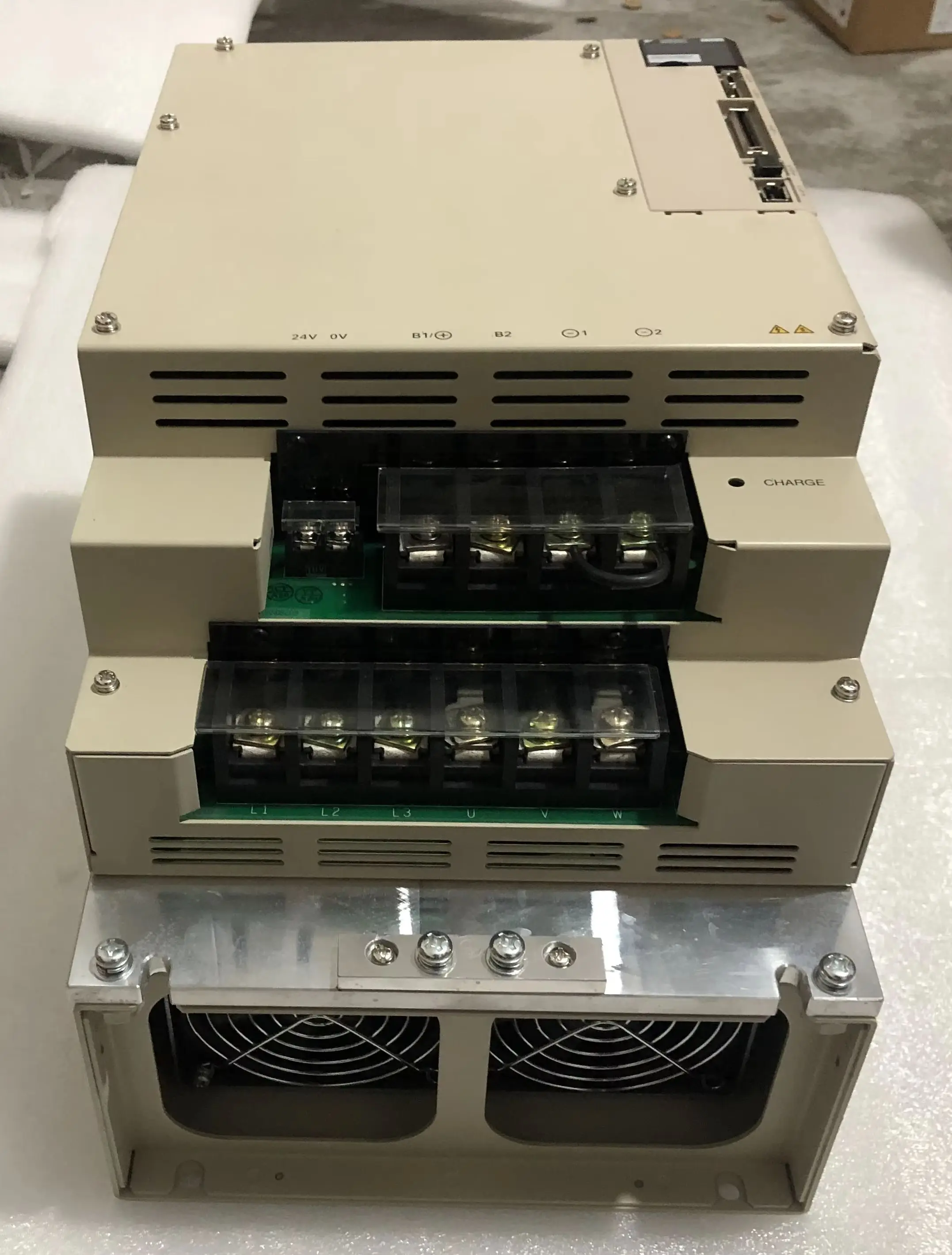 

SGDV-210D01A Совершенно новый сервопривод, SGDV 210D01A, быстрая доставка