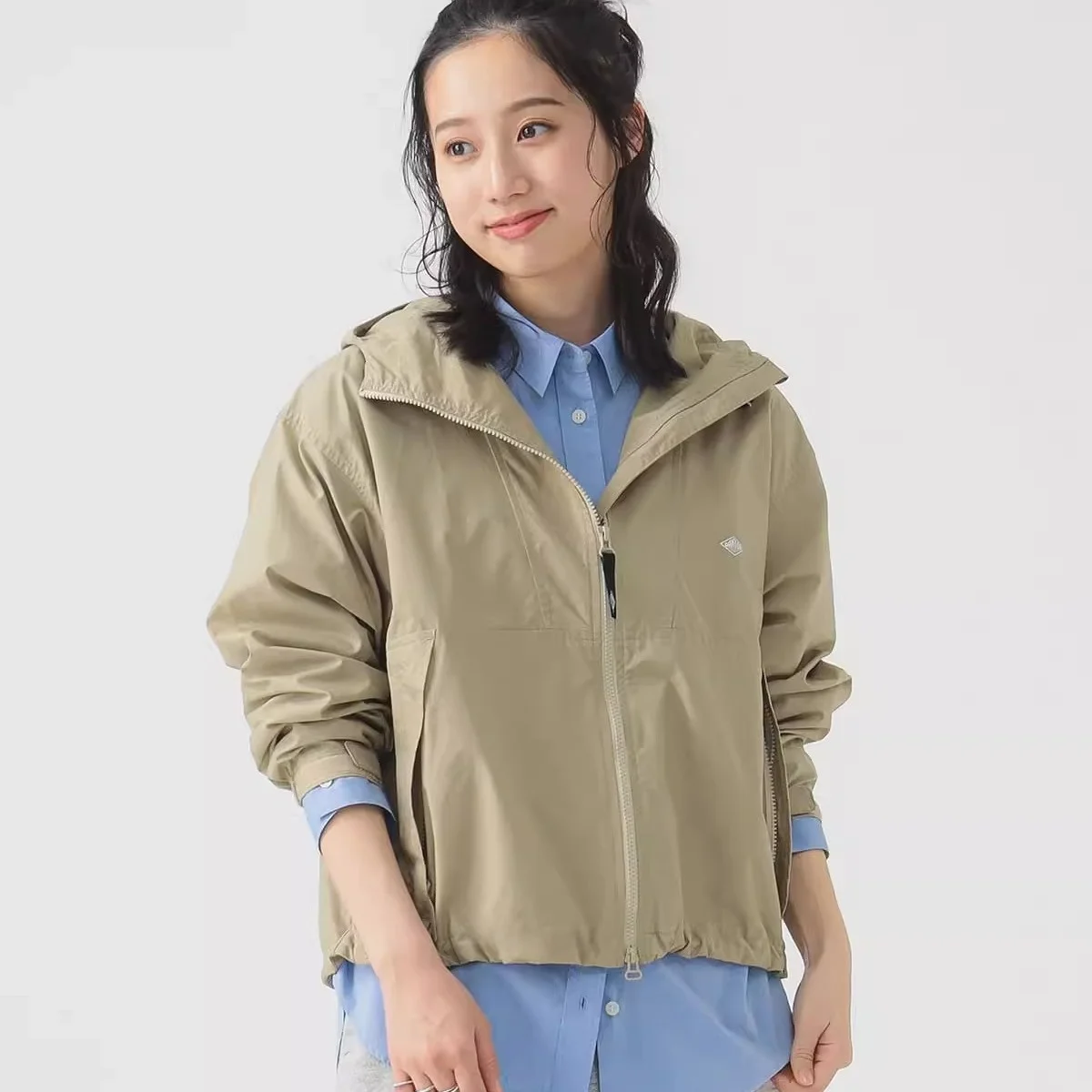 

Ультралегкая водонепроницаемая нейлоновая повседневная куртка с капюшоном для женщин, коллаборация DNTON, новинка осени