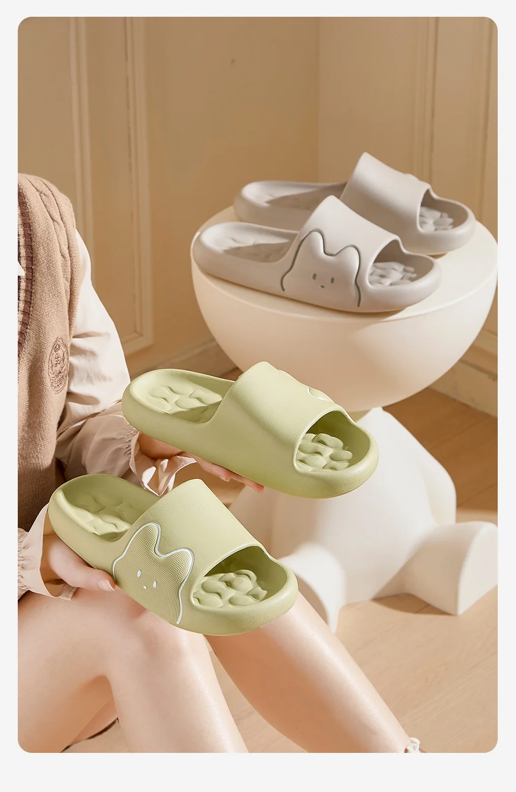 Damen- und Herren-Hausschuhe mit Cartoon-Katzenmuster, ultraweiche Cloud-Komfortsohle, rutschfeste Massage-Sandalen für den Innenbereich für die Familie – Detail 1