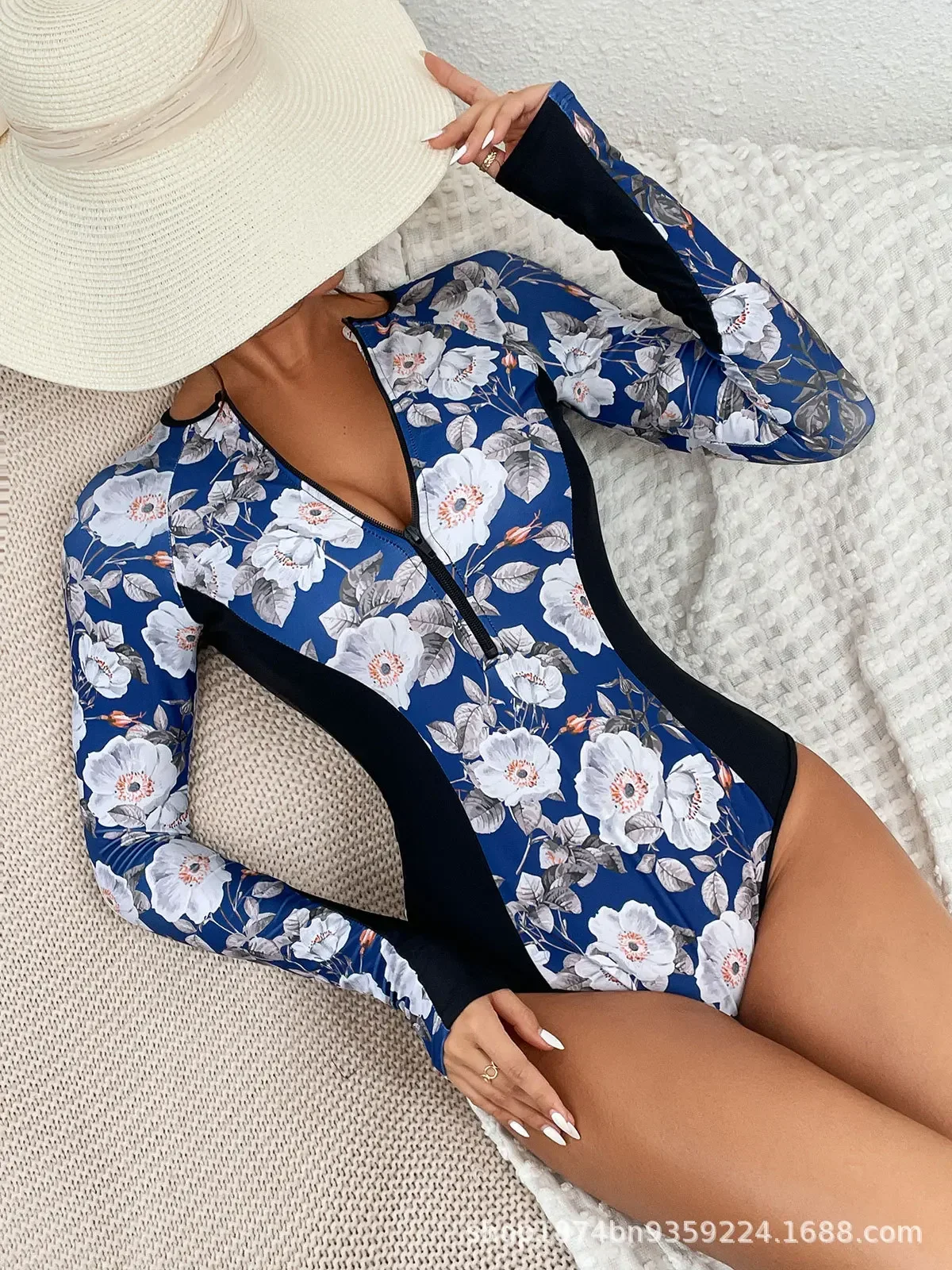 One-Piece Swimsuit For Sports Surfing Long Sleeve Swimwear 2024 New Women\'s Bodysuit Swimming Bathing Suit Beachwear Pool Bather